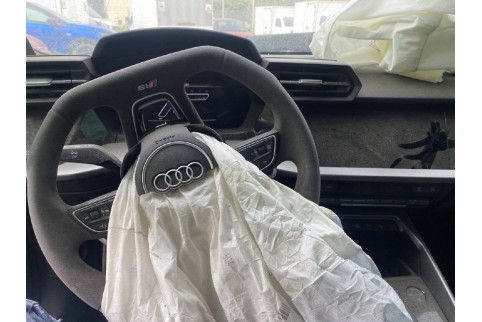 2022 Audi RS3, Benzinas